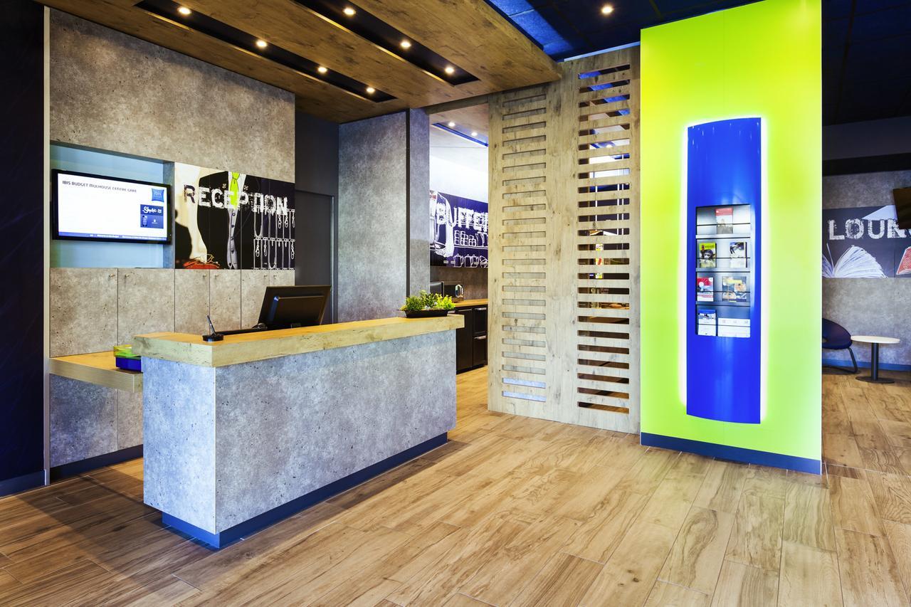 米卢斯中心火车站宜必思酒店 牟罗兹 外观 照片